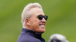 John Elway opens up on his treatment for Dupuytren's contracture