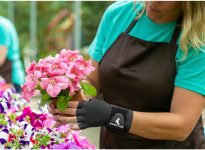 MUELLER Sports Medicine Compression Glove, Hand & Wrist Pain Relief Su…