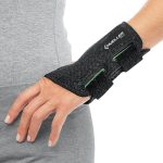MUELLER Sports Medicine Green Fitted Wrist Brace for Men and Women, Su…