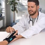 ComfyBrace® Carpal Tunnel Wrist Brace – with Splint and Palm Cushion -…